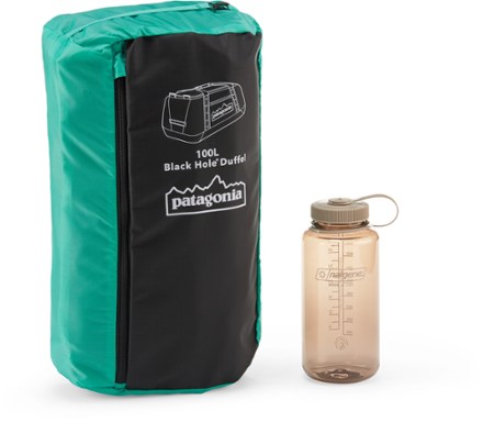Patagonia Black Hole Duffel 100 L Stuff sack (32 fl oz. bottle not included)