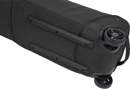 Thule RoundTrip Snowboard Roller Bag 6