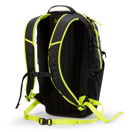 Arc'teryx Mantis 16 Pack 3