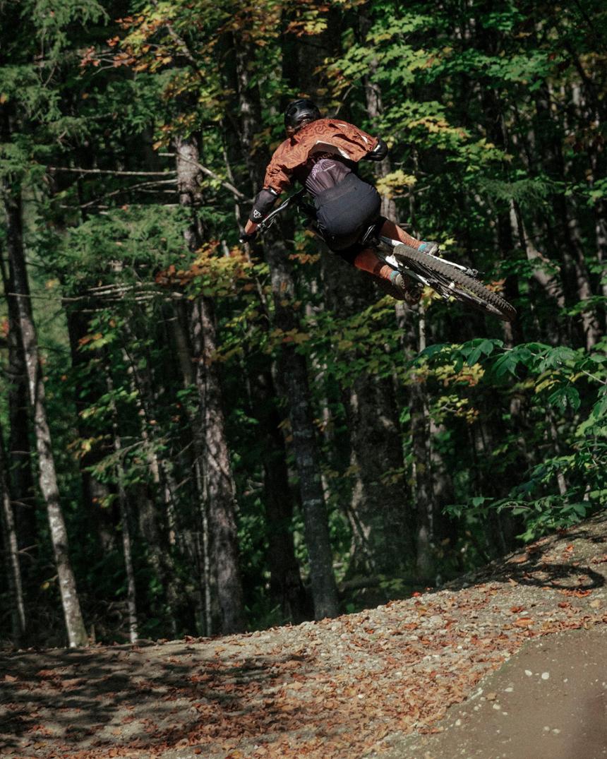 Location Image for MTB Signature Tech Bike Shorts - Women's