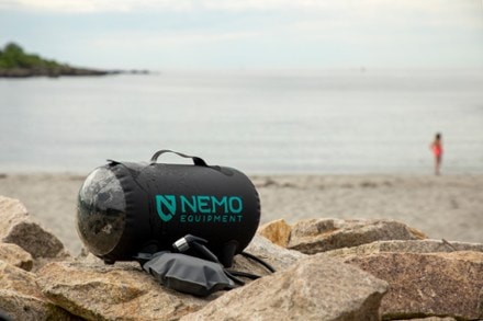 NEMO Helio Pressure Shower - 11 Liters 7