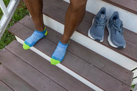 Darn Tough Run No-Show Tab Ultralightweight Socks - Men's 2