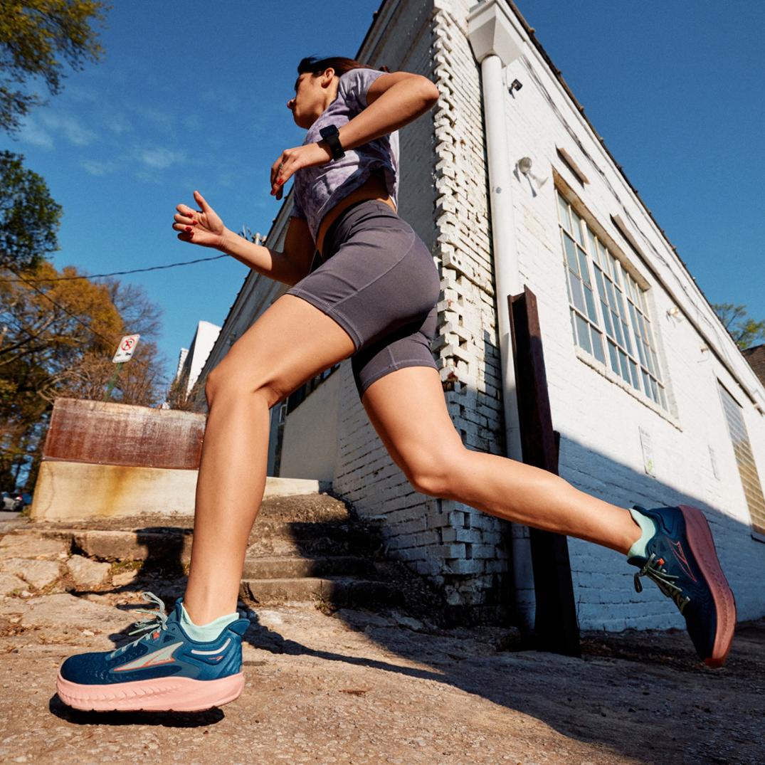 Location Image for Torin 7 Road-Running Shoes - Women's