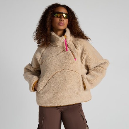 SENIQ Wooluxe Fleece Pullover - Women's 4