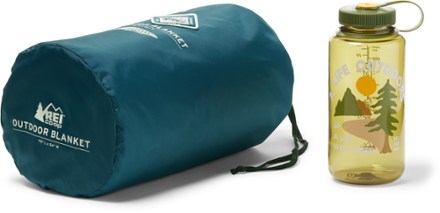 REI Co-op Outdoor Blanket 1