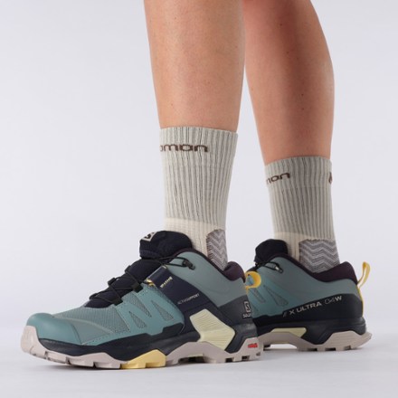 Salomon X Ultra 4 Low Hiking Shoes - Women's 6