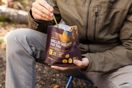 AlpineAire Foods Grilled Chicken Pad Thai - 2 Servings 4