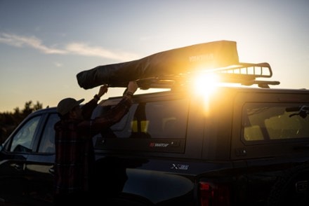 Yakima OverNOut 270 Awning - RH 3