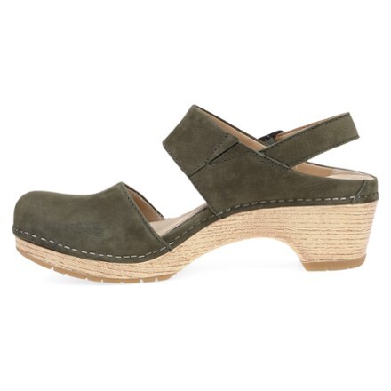 Detail Image of color Ivy Milled Nubuck