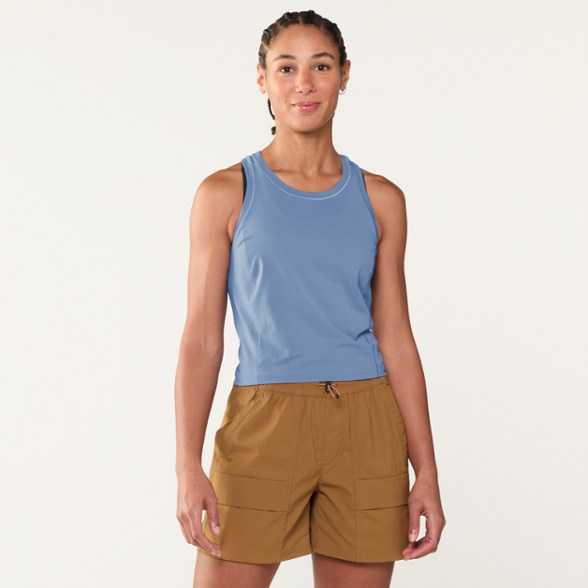 Model info: Height: 5' 9" | Waist: 27" | Wearing size: M