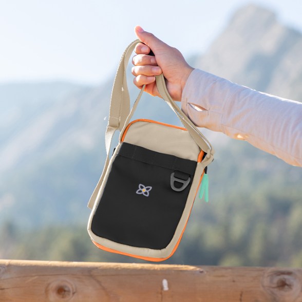 Location Image for Cruz Crossbody Bag - Women's