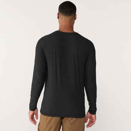Vuori Long-Sleeve Strato Tech T-Shirt - Men's 2