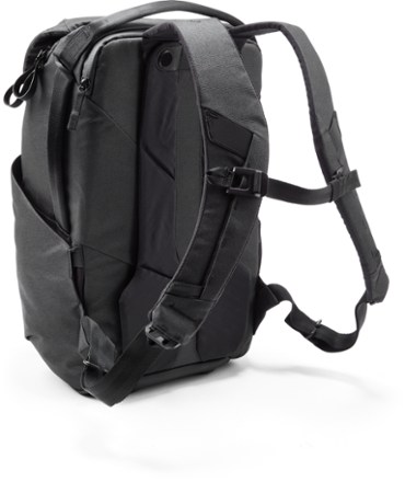 Peak Design Everyday Pack V2 20 L Back view (Ash)
