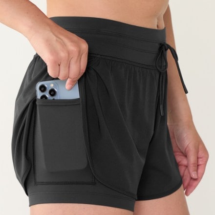 Vuori Daily Speed Shorts - Women's 6