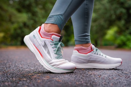 Location Image for Escalante 3 Road-Running Shoes - Women's