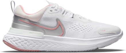 nike running react miler trainers in multi