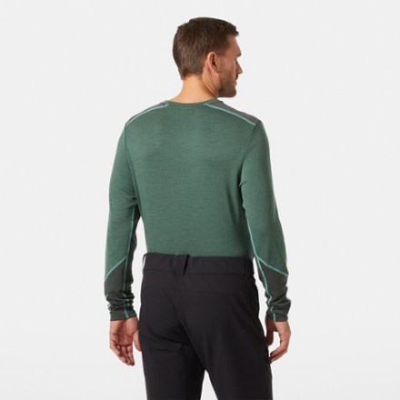 Helly Hansen Lifa Merino Midweight Crew Base Layer Top - Men's 2