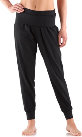 mpg sport embrace cropped jogger