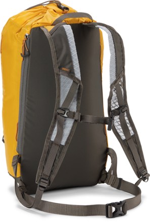 REI Co-op Flash 18 Pack 4