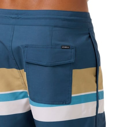 O'Neill Cruzer Stripe Scallop 18" Board Shorts - Men's 2