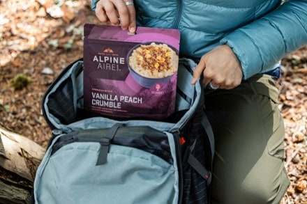 AlpineAire Foods Vanilla Peach Crumble - 1 Serving 2