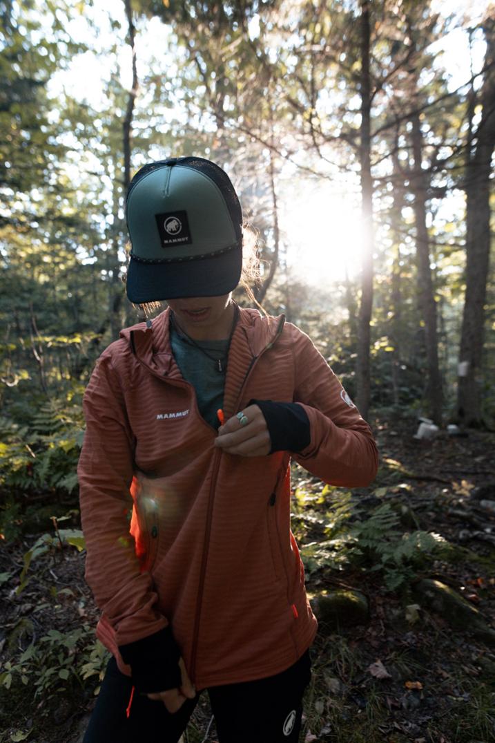 Location Image for Taiss Light ML Hooded Jacket - Women's