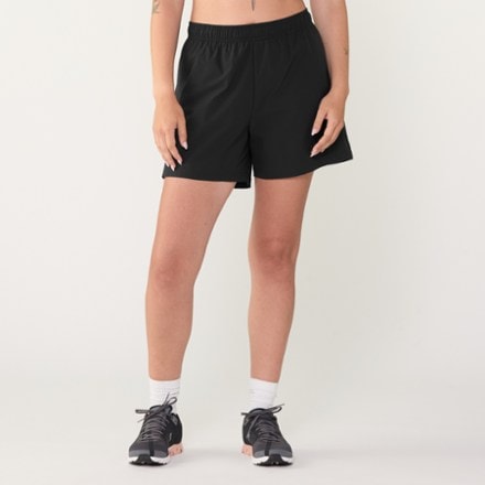 On Core 5" Shorts - Women's 1