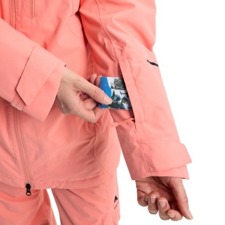 Burton Reserve 2L Insulated Jacket - Women's 6