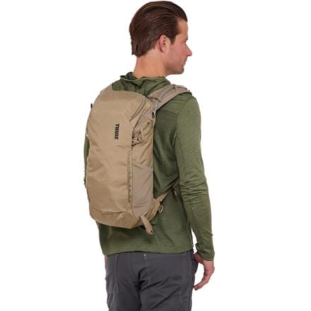 Thule AllTrail 16 L Hydration Pack 3