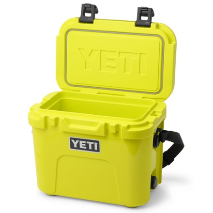 YETI Roadie 15 Cooler 3