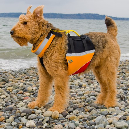 Reflective trim, reinforced carry handles and durable nylon and Cordura fabric