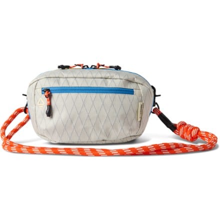 Nomadix Traveler Tech Sling Bag 1