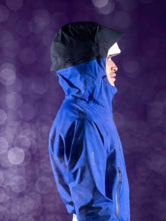 Mountain Hardwear Quasar Lite GORE-TEX Active Jacket - Men's 3