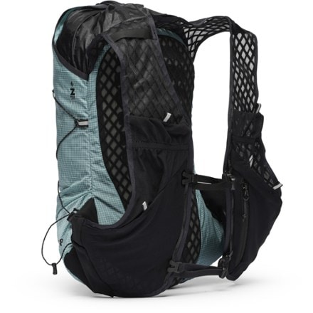 Black Diamond Distance 8 Pack - Women's 1