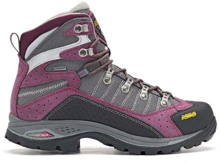 hiking boots clearance