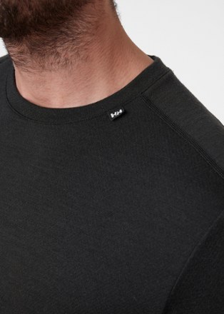 Helly Hansen Lifa Merino Midweight Crew Base Layer Top - Men's 5