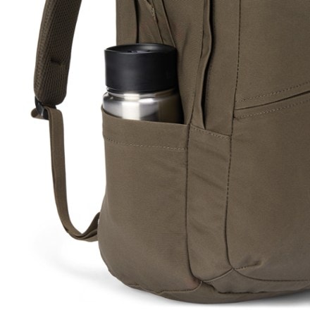 Fjallraven Raven 28 Pack Water bottle pocket (Water bottle sold separately)