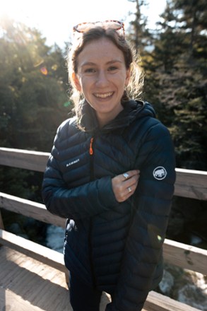 Location Image for Broad Peak IN Hooded Down Jacket - Women's