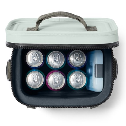 YETI Hopper Flip 8 Soft Cooler 7