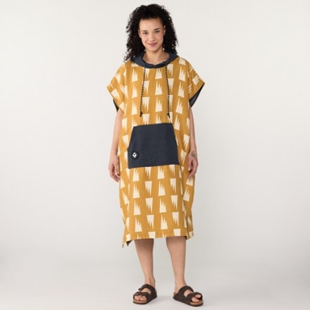 Nomadix Changing Poncho 3