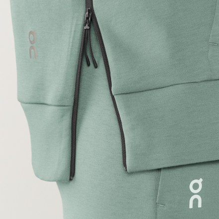 On Focus Tech Hoodie - Women's 4