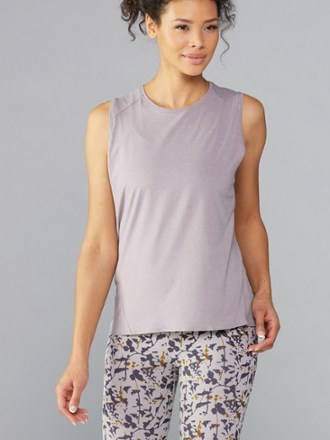 rei yoga tops