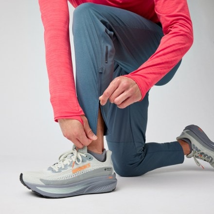 Brooks Dash Pants - Men's 3