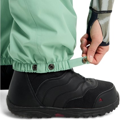 Burton Reserve 2L Bib Pants - Women's 7