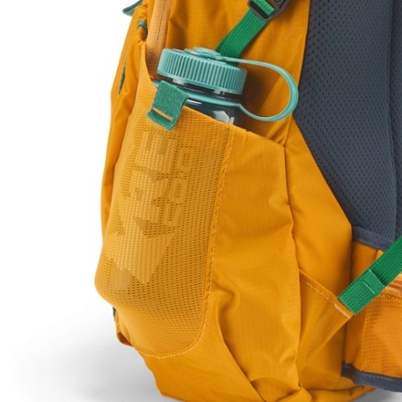 REI Co-op Tarn 18 Pack - Kids' Water bottle pocket (Water bottle sold separately)