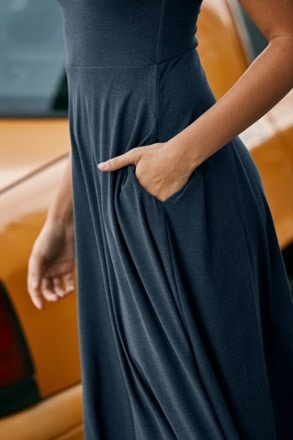 Location Image for Featherweight At The Ready Square Neck Dress