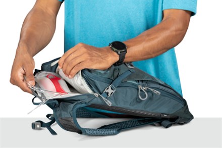 Osprey Siskin 12 Hydration Pack - Men's 9
