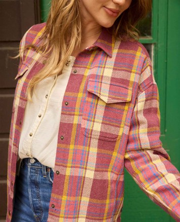 Location Image of color Dusty Cedar