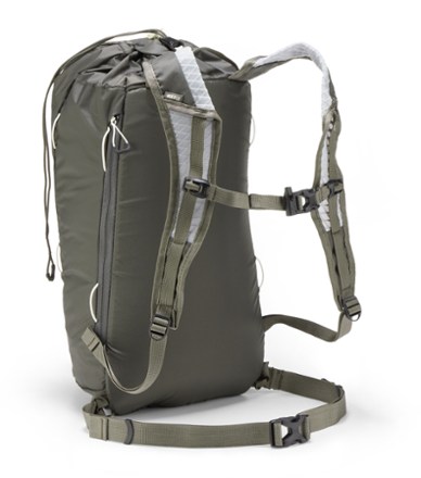 REI Co-op Flash 18 Pack - Latino Outdoors Edition 5