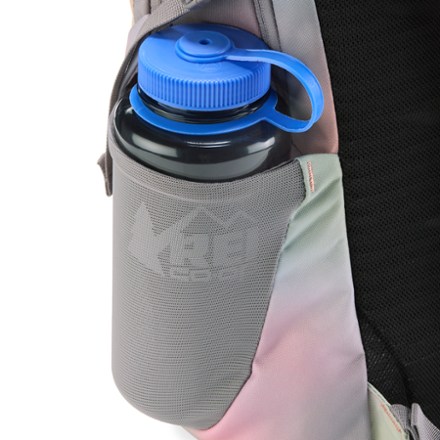 Osprey Pride Daylite Pack Water bottle pocket (Water bottle sold separately)